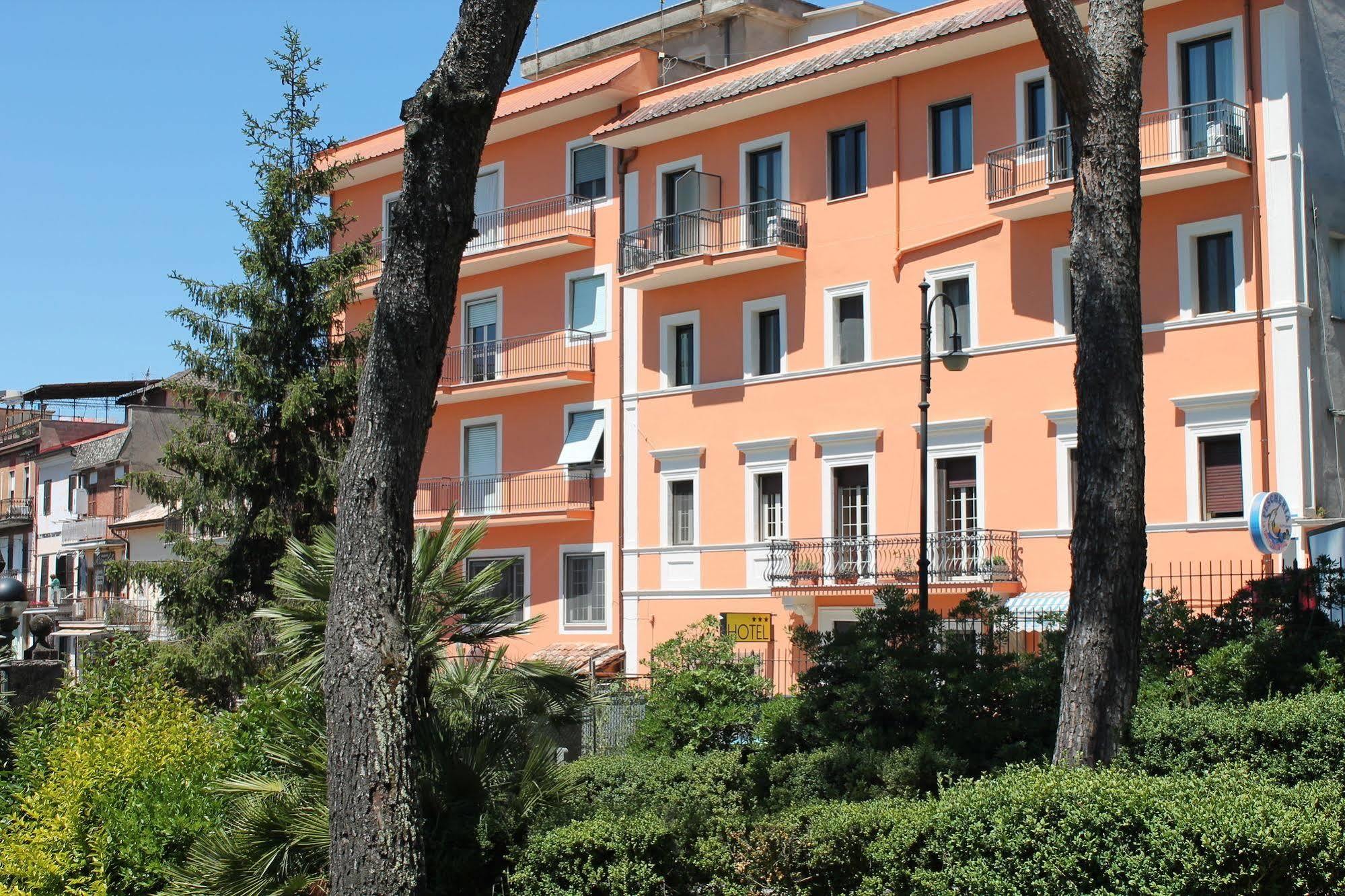 Hotel La Villa Ceccano Exterior foto
